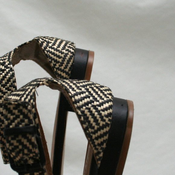 J CREW Size 7.5 C5128 Black & Ivory Low Heeled Ankle Strap Sandals - Picture 6 of 10